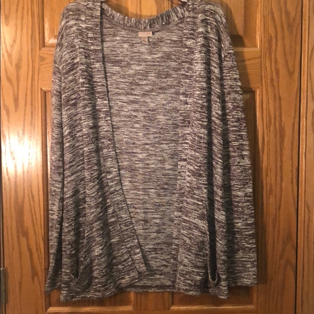 Women’s purple cardigan with pockets